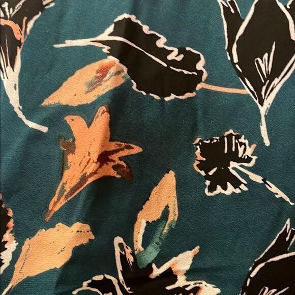 Finn & Grace Ruffled Sleeve Blouse - Picture 3 of 10